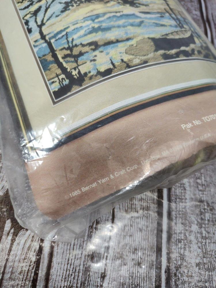 1985 Bernat WN7016 Storm Tide Needlepoint Kit 16"x20" Frame 1985 New Sealed - Picture 4 of 6